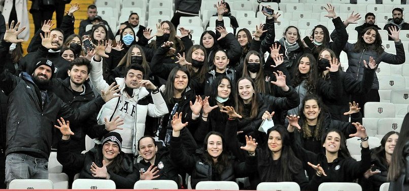 BEŞİKTAŞ HABERLERİ: Tribünlere bayanlar renk kattı