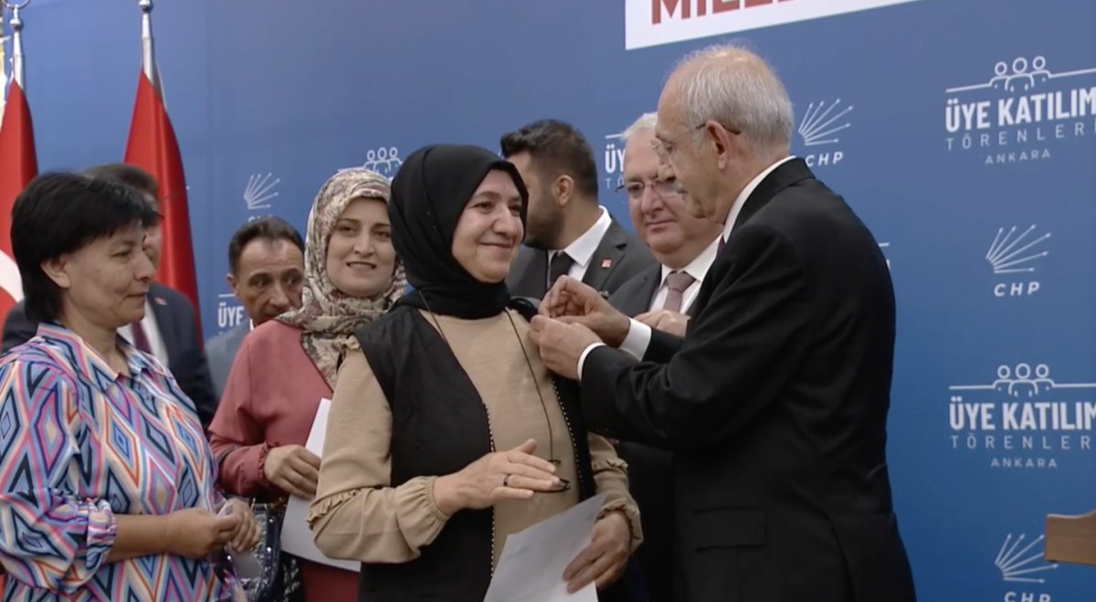 CHP toplantısında başörtülü kadın yoğunluğu #3