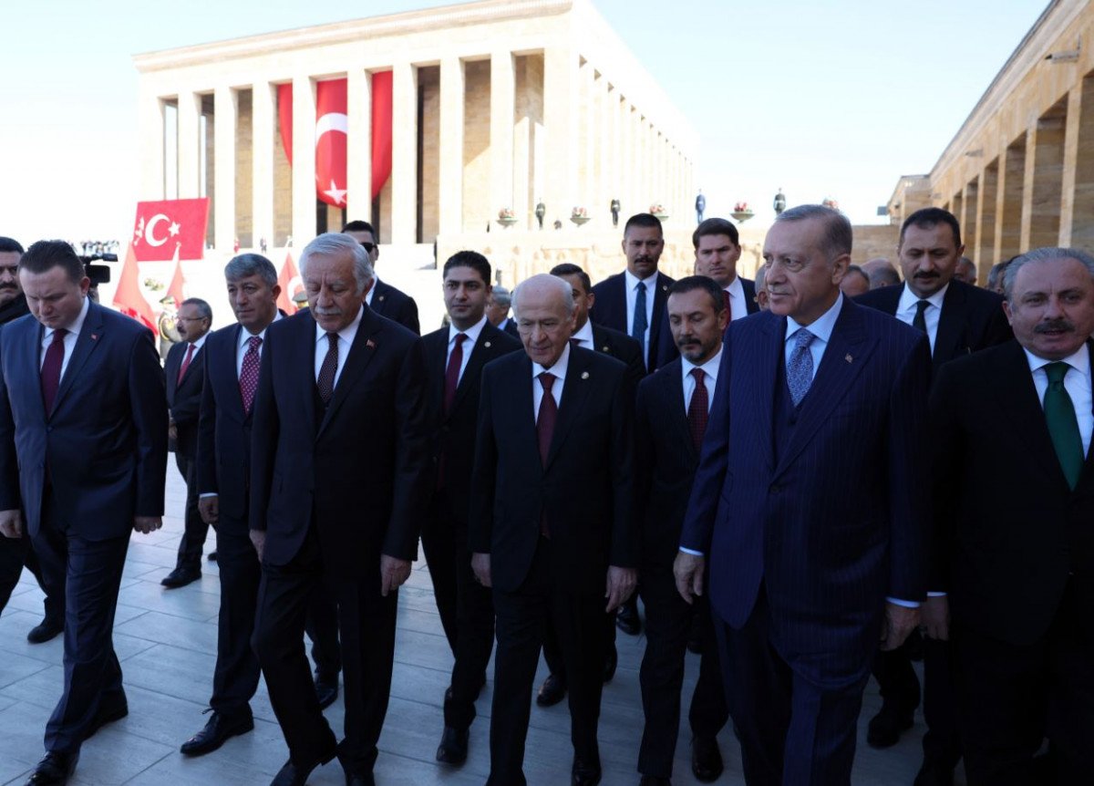 Devlet erkanı Anıtkabir de #10