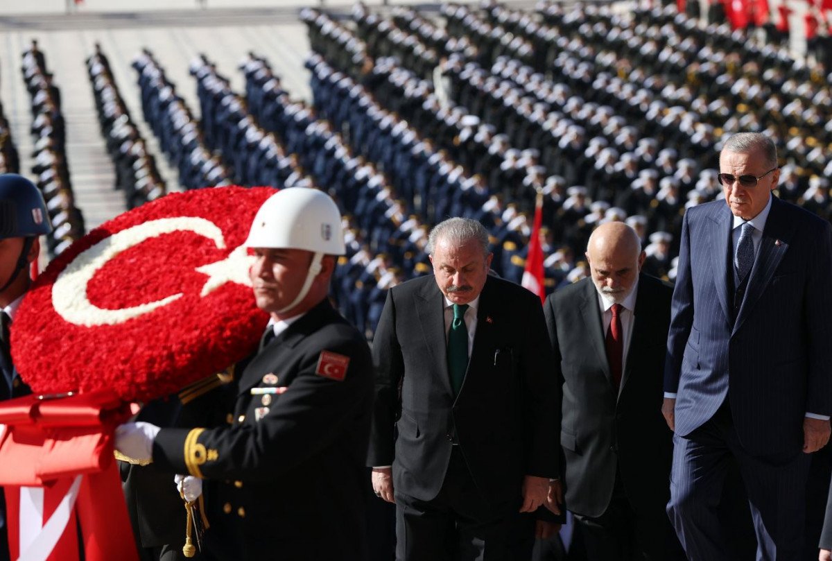 Devlet erkanı Anıtkabir de #11