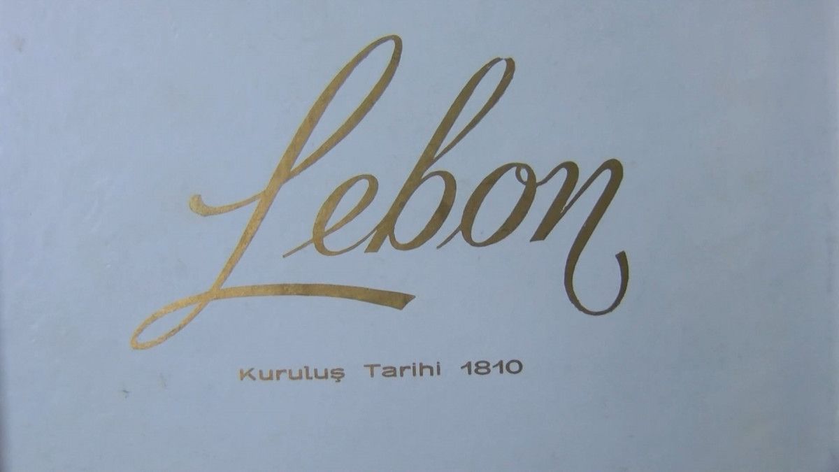Beyoğlu nda 212 yıldır hizmet veren Lebon Pastanesi kapandı #6