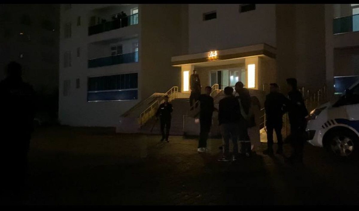 Diyarbakır da 3 aylık yeğenini bıçakla rehin alan şüpheliyi polis ikna etti #5