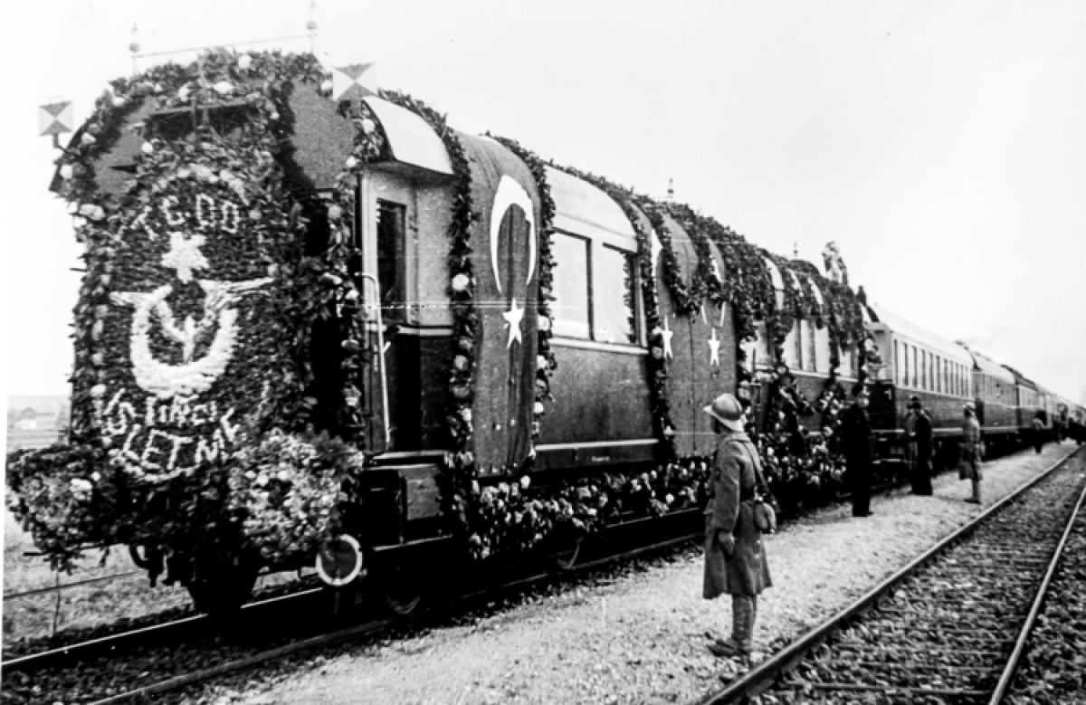 Atatürk ün son yolculuğuna ait kareler sanal ortamda sergilenecek #3