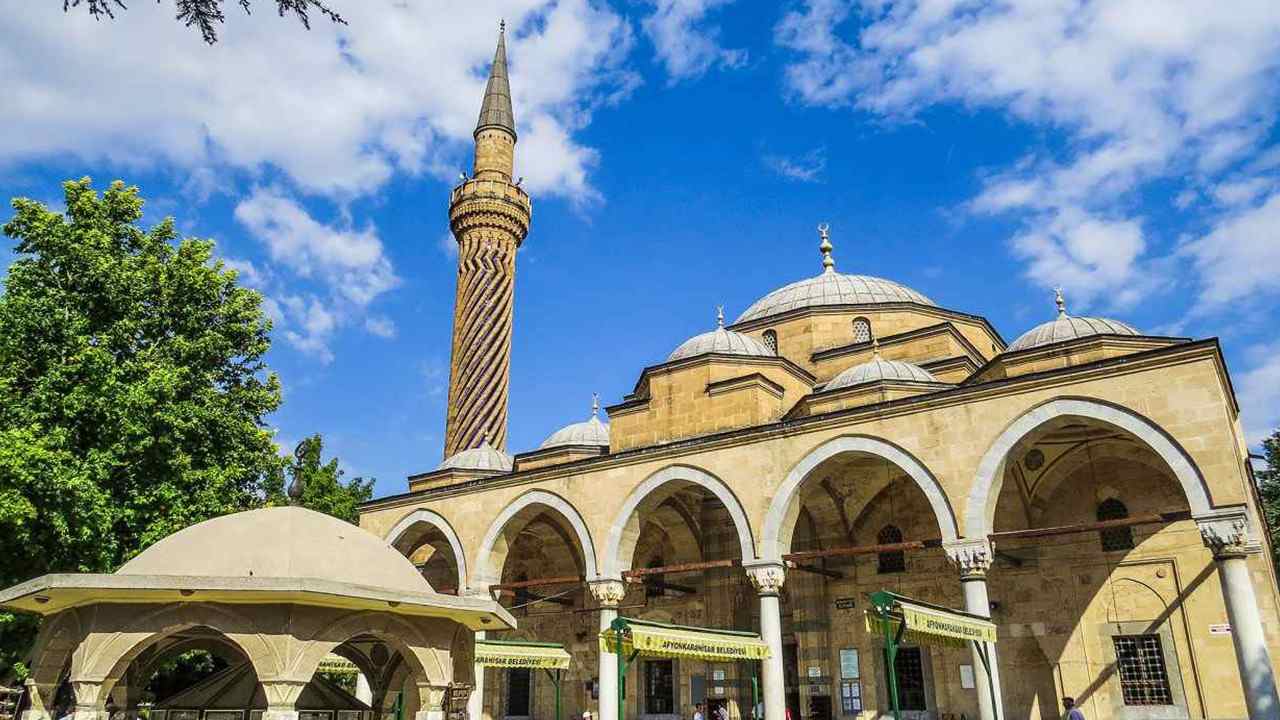 Afyonkarahisar Ramazan İmsakiyesi 2 Nisan 2022 Cumartesi Afyonkarahisar iftar, sahur, teravih saati