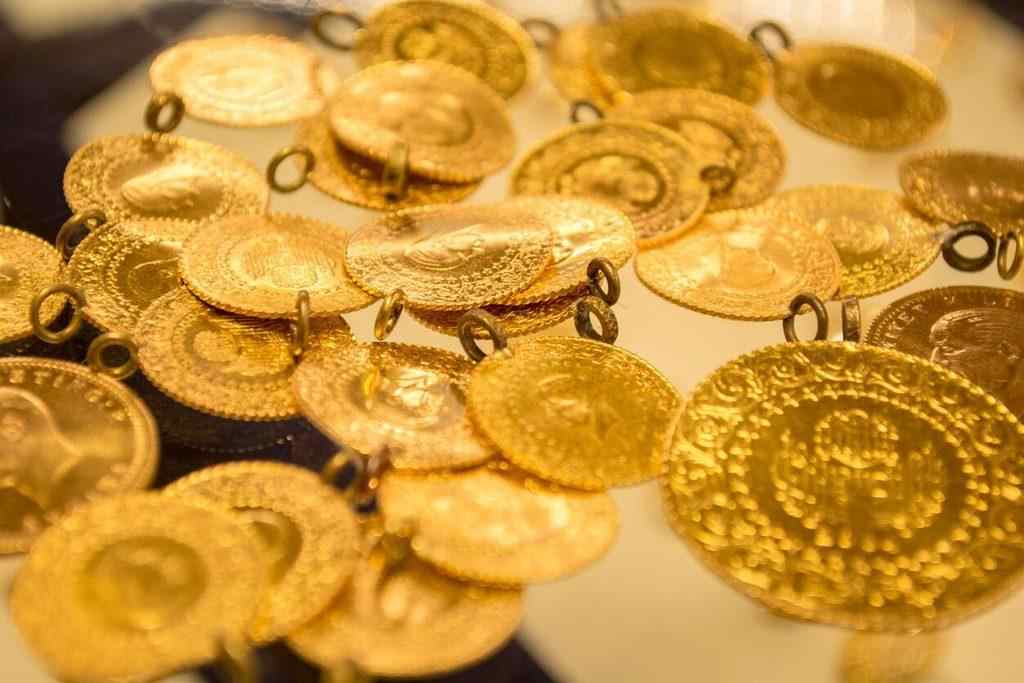Altın fiyatları sert düşmeye devam ediyor! Gram ve çeyrek altın bugün kaç para oldu? 15 Mart altın fiyatları