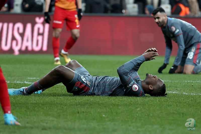 Beşiktaş’ta Batshuayi saç baş yoldurttu! Tribünlerden reaksiyon…