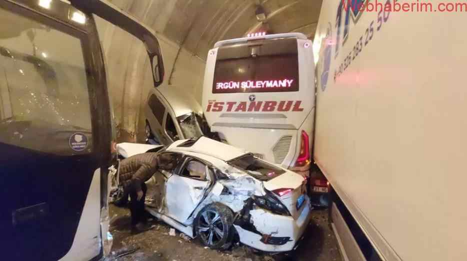 Bolu Dağı Tünelinde facia yaşandı! 18 araçlık trafik kazası meydana geldi: Onlarca yaralı var! Valilik son rakamları açıklandı