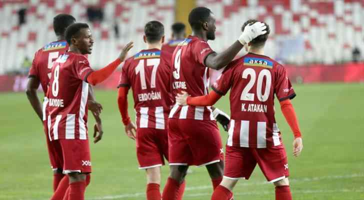 Demir Küme Sivasspor yarı final biletini tek golle aldı