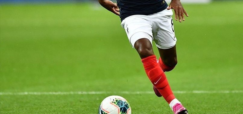 Fransa Profesyonel Futbol Ligi, Ligue 1’in Rusya’daki yayın kontratını askıya aldı