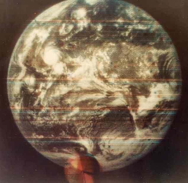 dunyanin uzaydan ilk fotografi ne zaman cekildi 622f50033c7b3