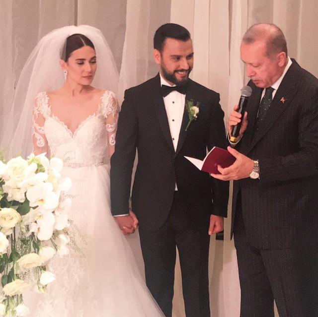 Nurcan Sabur, Alişan ile Buse Varol'un uzlaş perde ardındayı anlattı.
Bu evliliği kurtarın çocuklar, gözden geçirin demiş" ifadelerini kullandı.