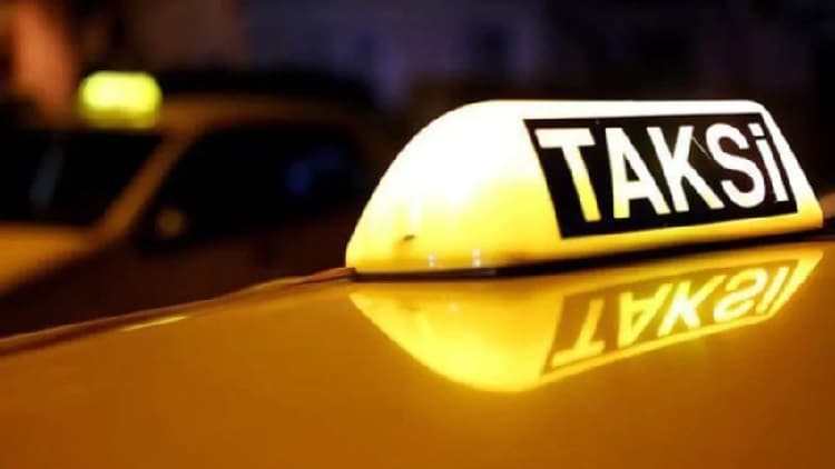 İstanbulluların çilesi bitmiyor! Sarı taksiler çalışmaya devam ediyor!