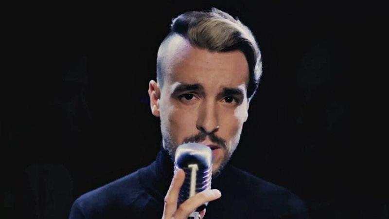 Cem Adrian konser kaşesi
