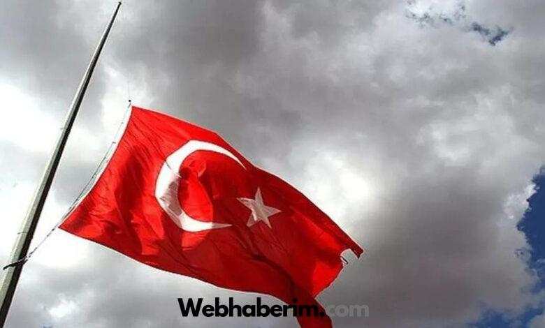 Türk Bayrağı neden ve ne zaman yarıya çekilir? İşte Türk Bayrağı yarıya çekilme sebepleri