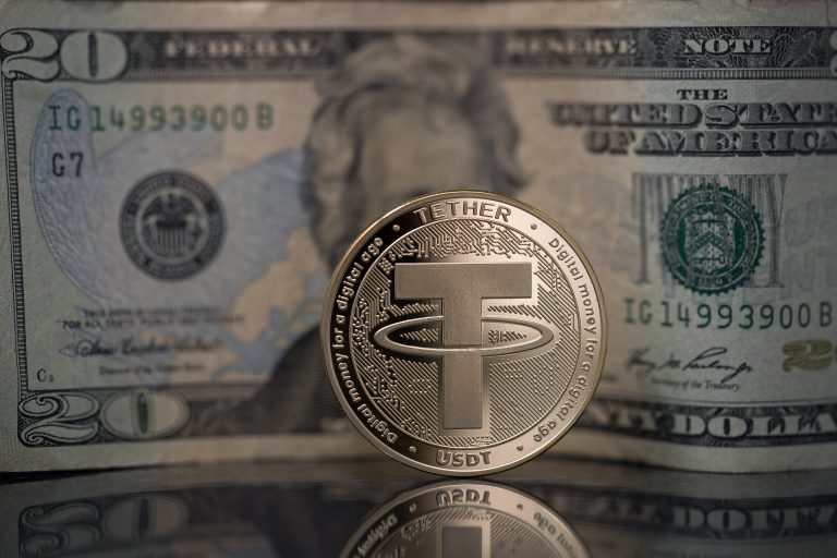 Bitcoin'in volatiletisi stabil coin talebini arttırıyor. USDT’ye milyonlarca dolar akışı oldu.