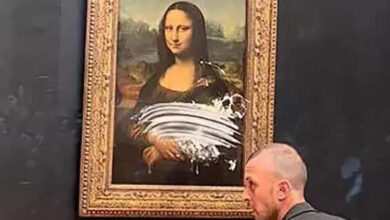 Leonardo da Vinci'nin başyapıt eseri Mona Lisa tablosuna kremalı pasta ile protesto!