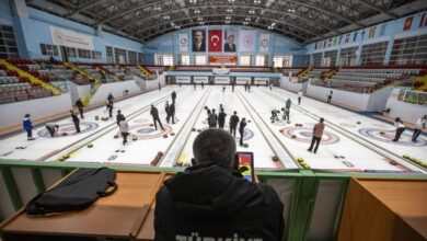 Erzurum’da curling heyecanı sürüyor