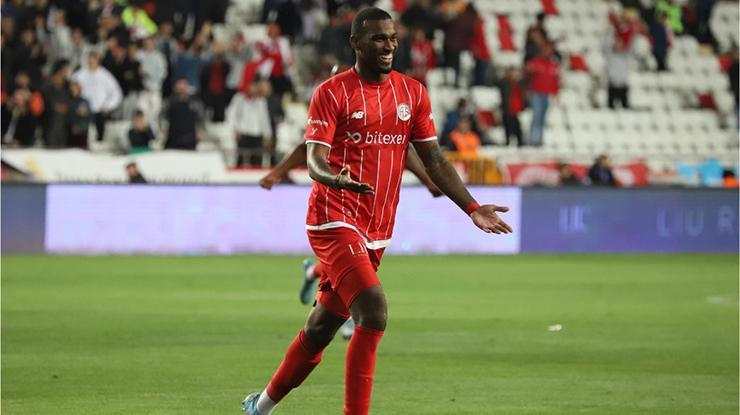 Haji Wright’tan Trabzonspor için büyük fedakarlık