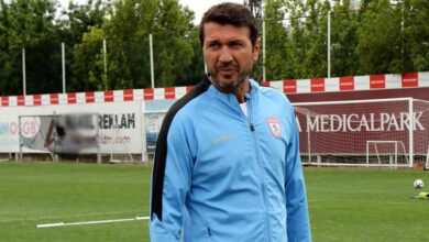 Samsunspor Teknik Direktörü Bayram Bektaş: “Şampiyonluğun yolu aile gibi takım olmaktan geçiyor”