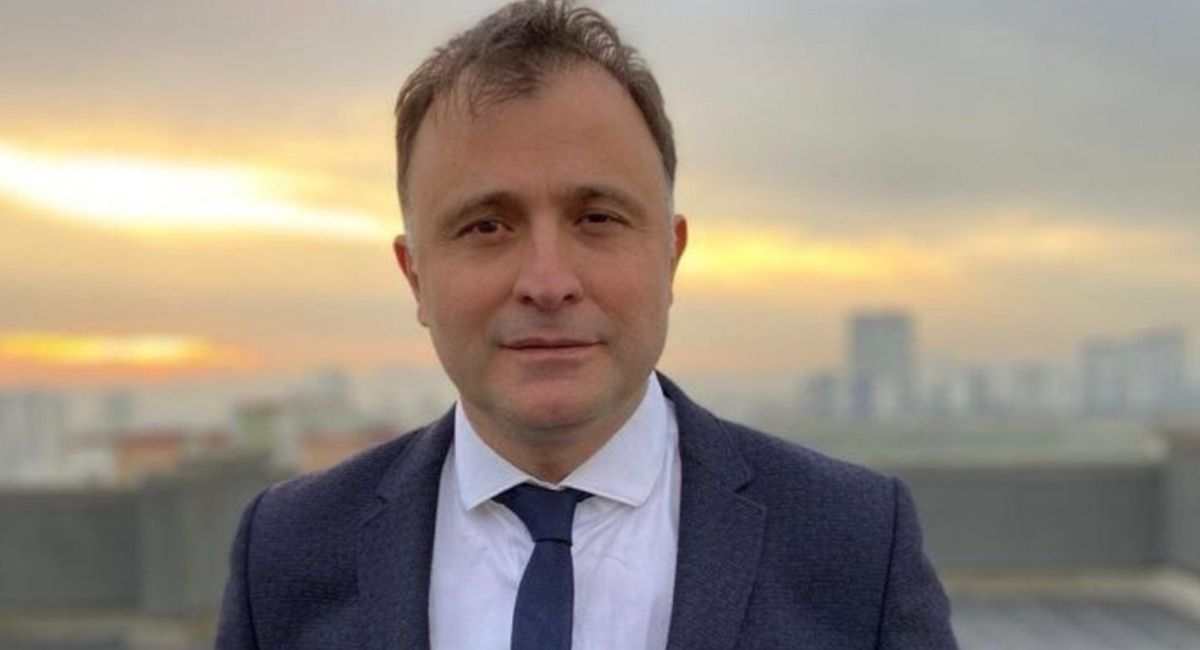 Hakan Çelenk Kimdir? Kaç Yaşında? Nereli? Eşi Kim?