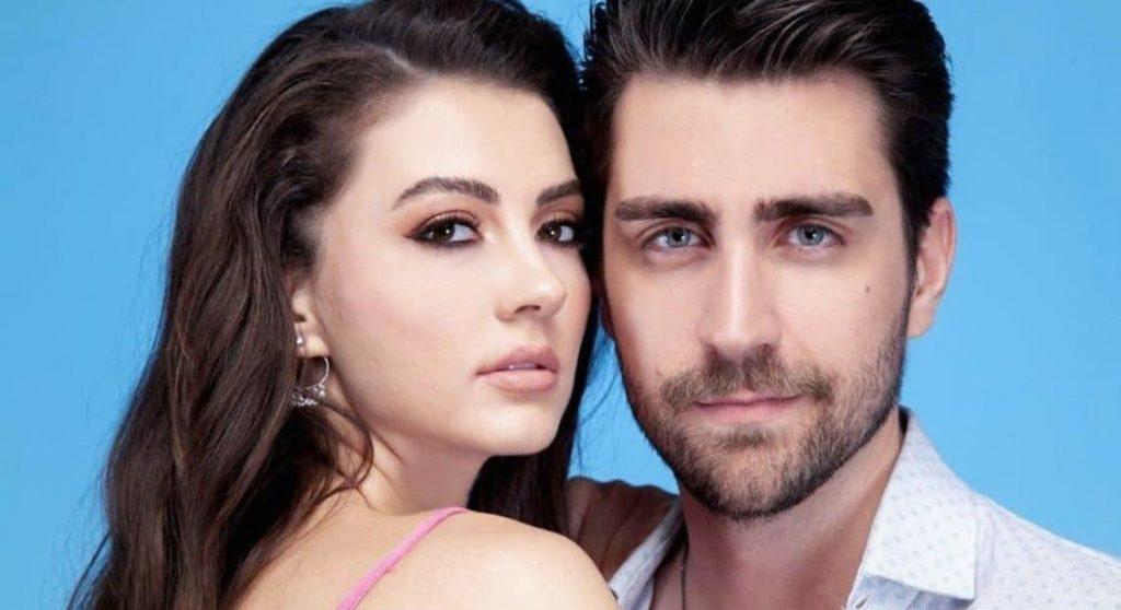 Dizi Haberleri
Çağlar Ertuğrul ve Burcu Özberk Yeniden Partner Oluyor! TV Dizisi İçin Anlaşıldı!