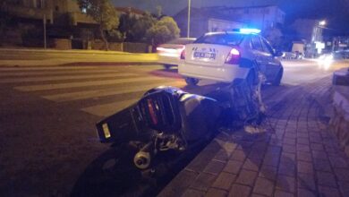 Kocaeli'de motosikletiyle aydınlatma direğine çarptı: 1 yaralı