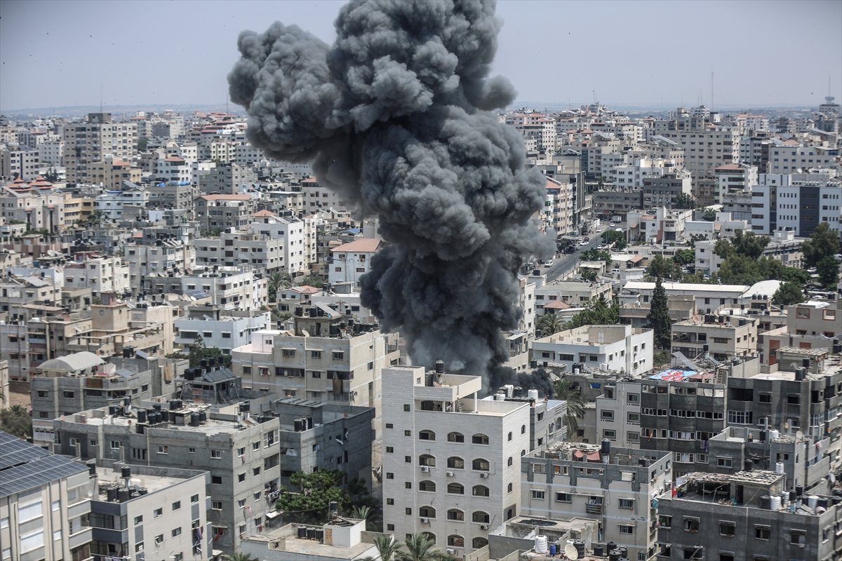 İsrail in Gazze ye saldırılarında can kaybı 24 e çıktı #1