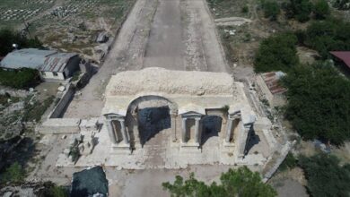 Adana'da Anavarza Antik Kenti'nde gladyatör mezarları keşfedildi