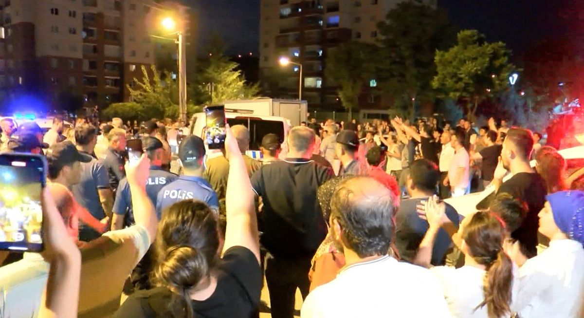 Ankara daki kadın komşularını isyan ettirdi: Canımıza tak etti #4