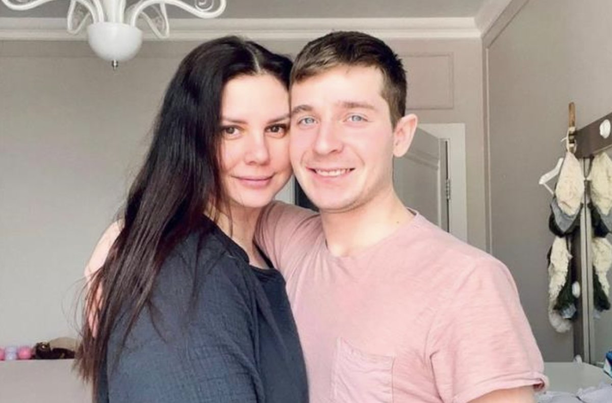 Üvey oğluyla evlenen Rus fenomen takipçilerini bir kez daha şaşırttı #1