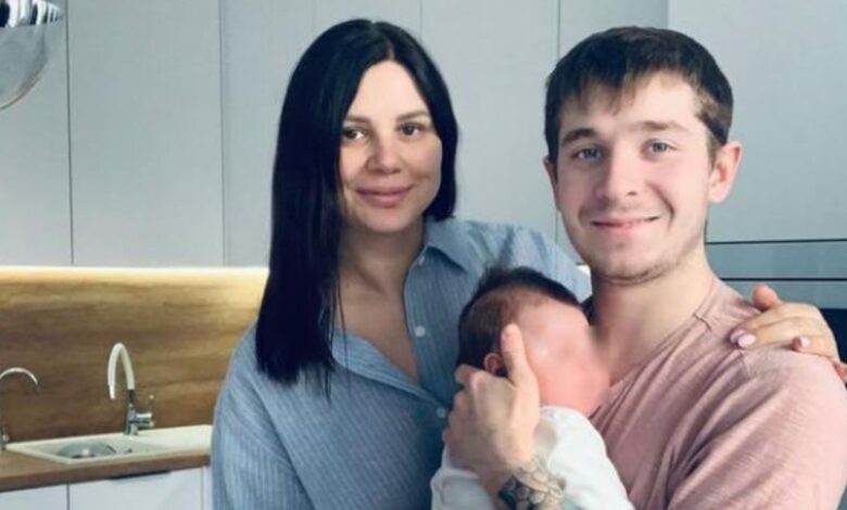 Üvey oğluyla evlenen Rus fenomen takipçilerini bir kez daha şaşırttı