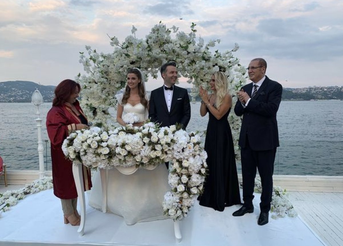 Mehmet Akif Ersoy ve Pınar Erbaş evlendi #2