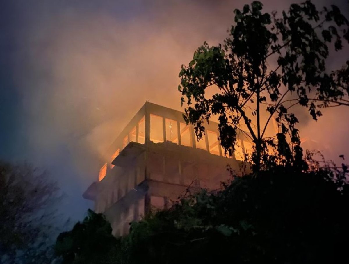 Bursa da tarihi ipek fabrikasında yangın #2