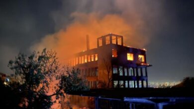 Bursa'da tarihi ipek fabrikasında yangın
