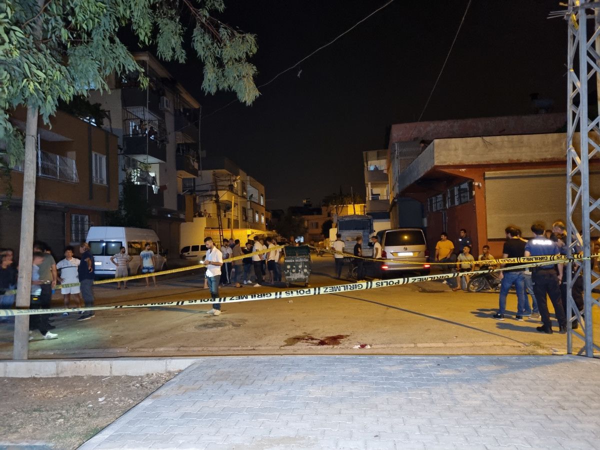Adana da çocuk parkı önünde silahlı saldırı  #1