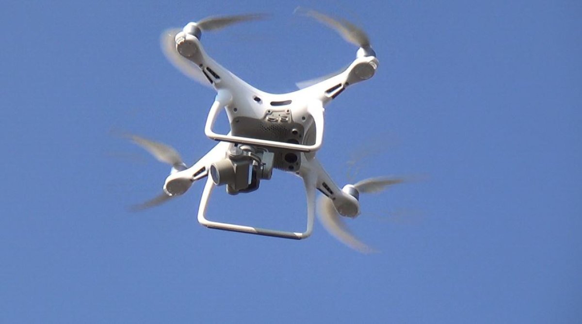 Tekirdağ da maaş eylemi yapan belediye işçileri, gizli çekim yapan drone u yuhaladı #4