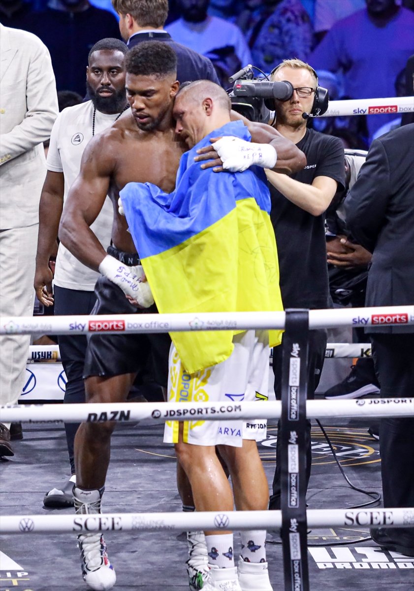 Dünya ağır sıklet boks ünvan maçında Usyk, Joshua yı yendi #8