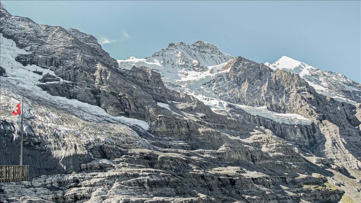 İsviçre Alplerindeki buzullar, 1931 den beri yarı yarıya eridi #3