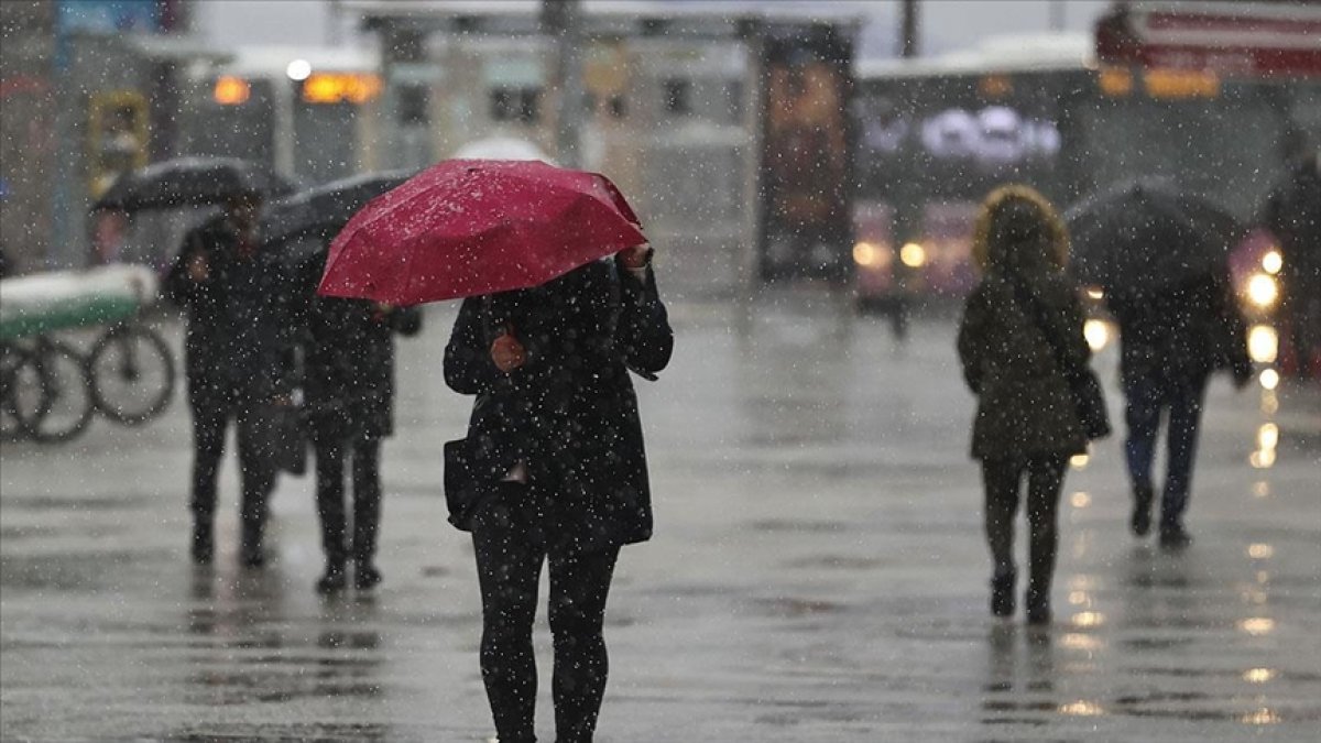 AKOM uyardı: İstanbul a yağmur ve dolu geliyor  #1