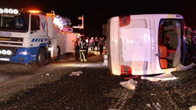 Denizli'de yolcu otobüsü kaza yaptı: 2’si ağır 28 yaralı