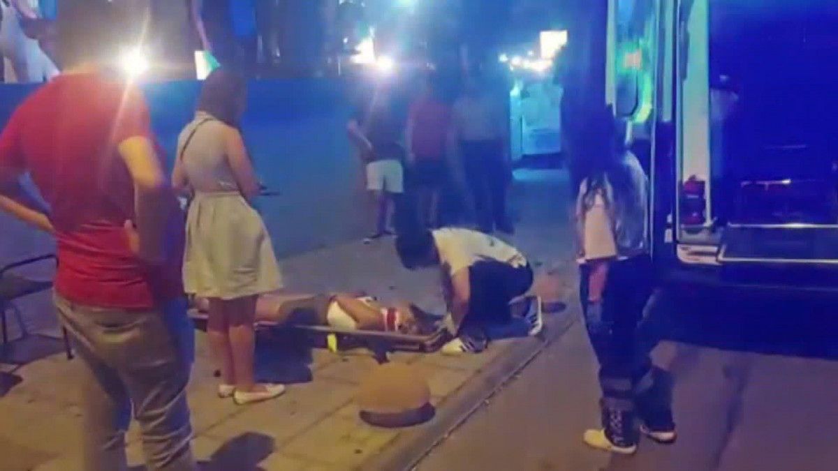 Kadıköy de gece kulübünde yüksekten düşen kadın ağır yaralandı #2