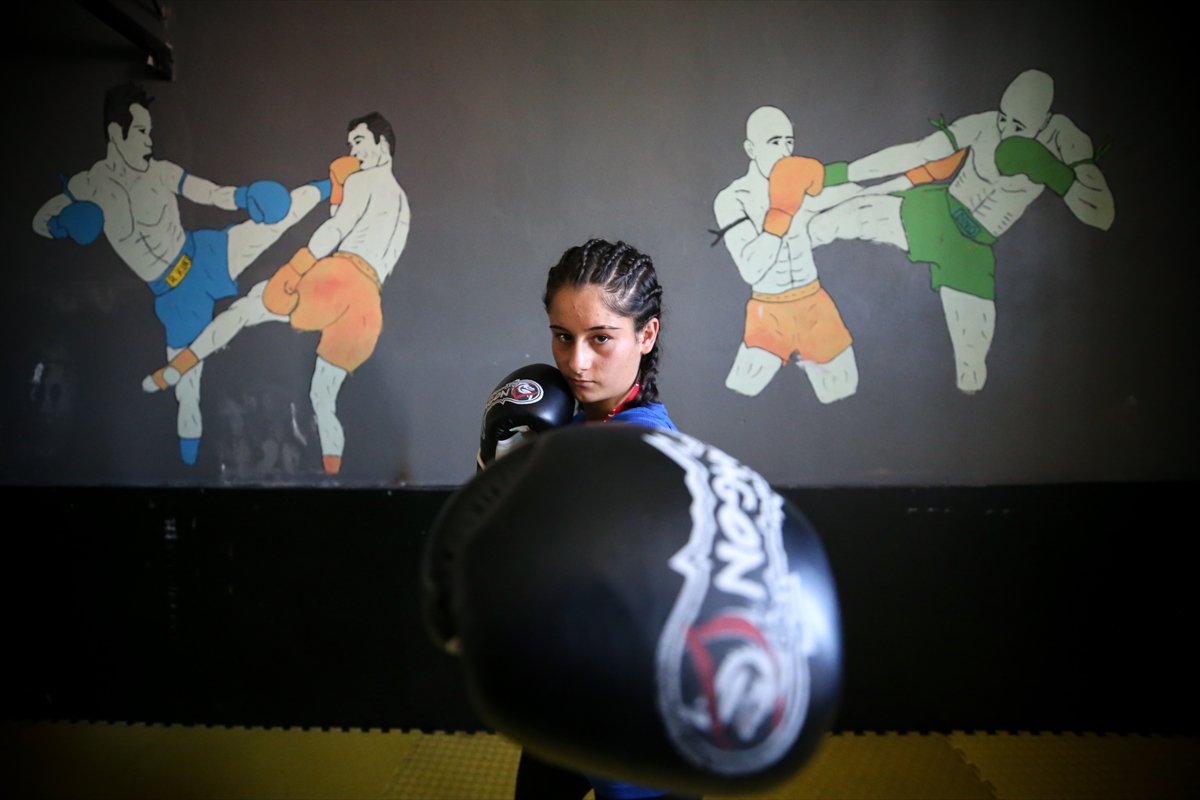 Genç kick boksçu Hilal in şampiyonluk hikayesi #1