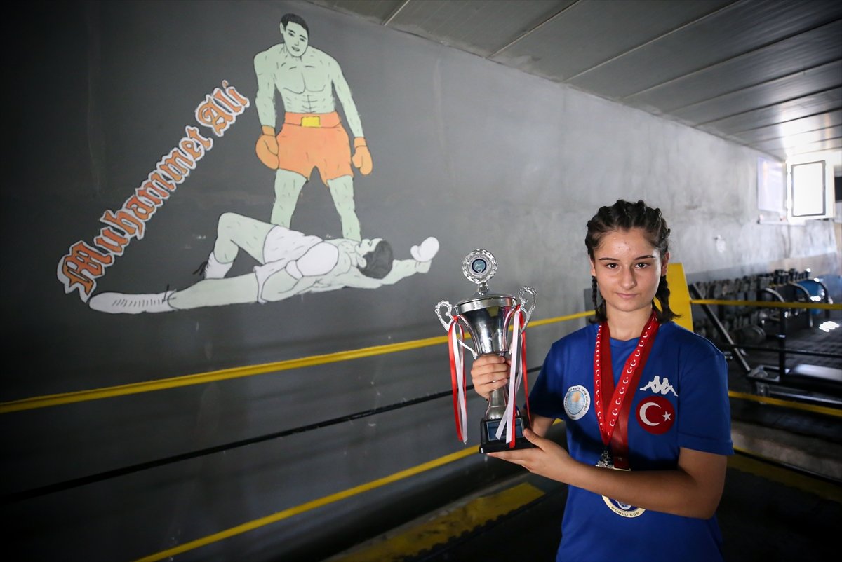 Genç kick boksçu Hilal in şampiyonluk hikayesi #4