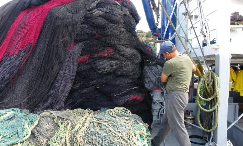 Balıkçılar av yasağının kalkmasıyla birlikte "Vira Bismillah" dedi