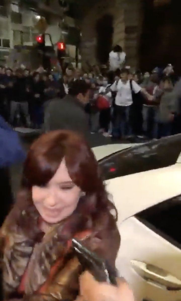 Arjantin de Cumhurbaşkanı Yardımcısı Kirchner a silahlı saldırı girişimi #1