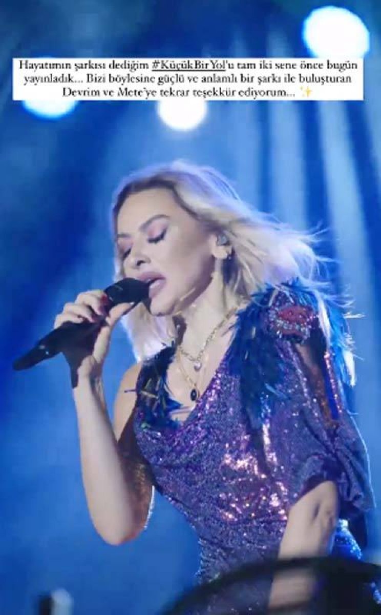 Hadise, sahnede ağladı #1