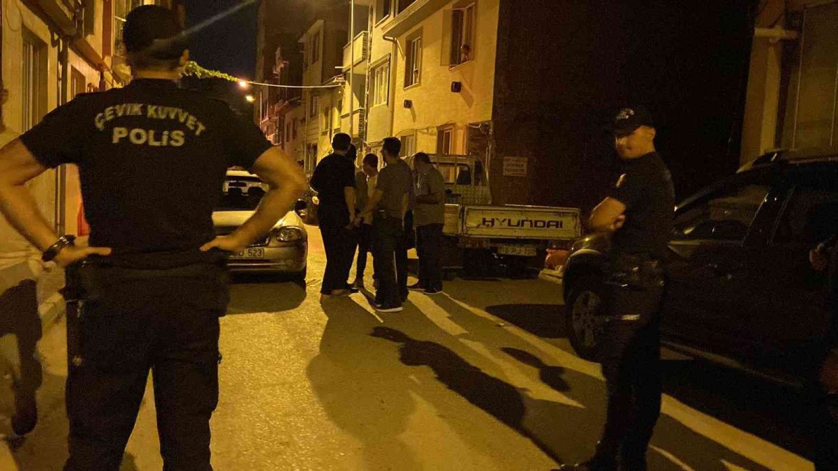 Bursa da damat eğlencesini abartan 50 kişi, kendilerini uyaran polise saldırdı #3