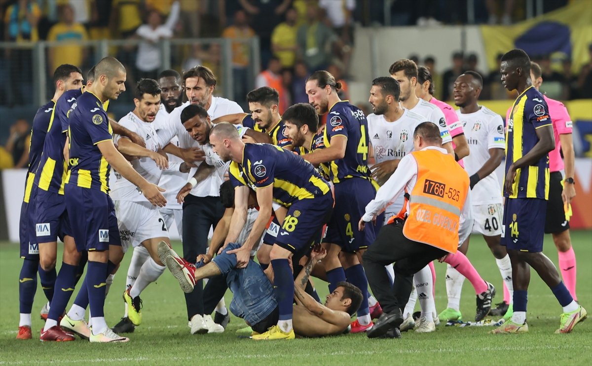 Ankaragücü - Beşiktaş maçındaki olayların görüntüleri #7