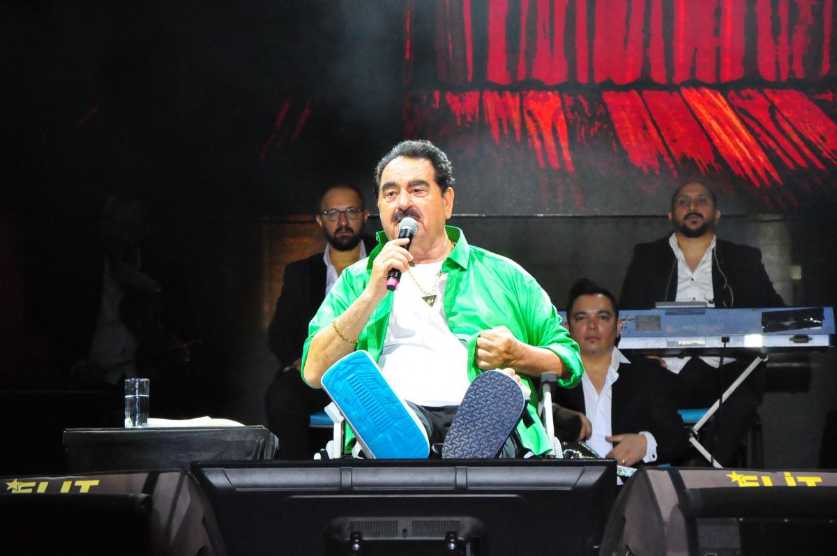 İbrahim Tatlıses, Manisa konserine de tekerlekli sandalyeyle çıktı #3