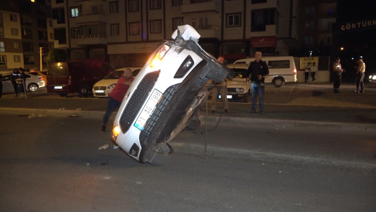 Kırıkkale de trafik kazası: 1 i polis, 5 yaralı #4